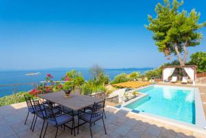 Πισίνα στο ή κοντά στο Villa Diona +50 φωτογραφίες