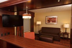 TV a/nebo společenská místnost v ubytování Hampton Inn & Suites Fargo Medical Center
