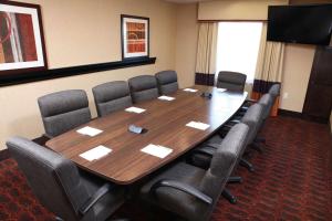 Konferenční prostory v ubytování Hampton Inn & Suites Fargo Medical Center