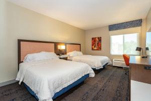 Postel nebo postele na pokoji v ubytování Hampton Inn & Suites Flagstaff - West