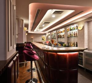Lounge nebo bar v ubytování Ambassador, New Delhi - IHCL SeleQtions