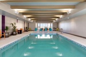 Bazén v ubytování Home2 Suites by Hilton Gillette nebo v jeho okolí