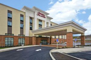 een weergave van de voorgevel van een hotel bij Hampton Inn & Suites Grants Pass in Grants Pass