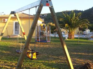 Zona de joacă pentru copii de la Iliaktida Studio-Villas