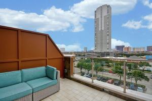 Home2 Suites At The Galleria的休息区