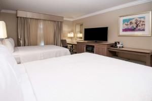 Hampton Inn & Suites Ridgeland客房内的一张或多张床位