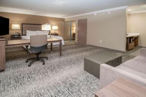 Hampton Inn & Suites Ridgeland的电视和/或娱乐中心