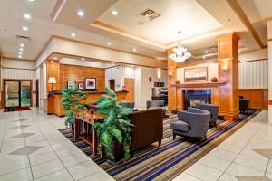 Posezení v ubytování Hampton Inn by Hilton Kamloops + 31 fotografií