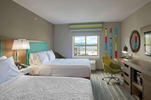 Letto o letti in una camera di Hampton Inn by Hilton Kamloops