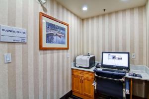 TV o dispositivi per l'intrattenimento presso Hampton Inn by Hilton Kamloops