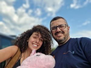 een man en een vrouw die poseren voor een foto bij Guesthouse Skadar Lake - Pavle in Virpazar