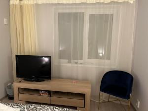 Uma televisão e/ou sistema de entretenimento em Valgemaja Majutus