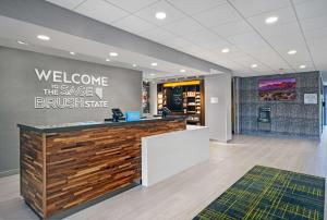 a welcome to the sauce busse bussebucks counter in a lobby at Hampton Inn Las Vegas Strip South, NV 89123 in Las Vegas +40 photos