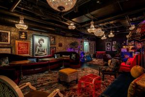 Posezení v ubytování The Wayfarer Downtown LA, Tapestry Collection by Hilton