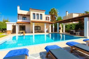 Kolam renang di atau dekat dengan Kefalas Villas Collection