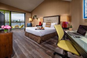 Hotel Maya客房内的一张或多张床位