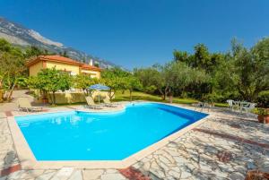 Πισίνα στο ή κοντά στο Russa Villas Collection