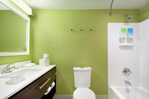 Home2 Suites By Hilton Leavenworth Downtown的一间浴室