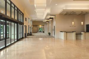 Embassy Suites by Hilton Orlando Lake Buena Vista South大厅或接待区