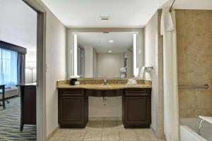 Koupelna v ubytování Homewood Suites by Hilton Lake Buena Vista - Orlando