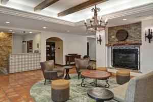 Posezení v ubytování Homewood Suites by Hilton McAllen