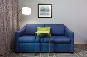 Hampton Inn Wetumpka的休息区