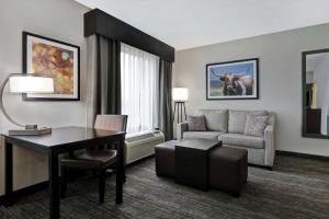 Posezení v ubytování Homewood Suites by Hilton McAllen