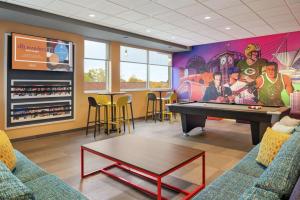 Tru By Hilton Milwaukee Brookfield的休息区