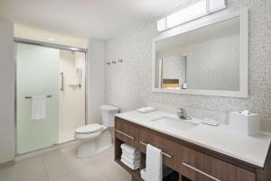Koupelna v ubytování Home2 Suites By Hilton Palm Bay I 95