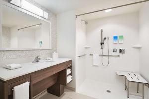 Koupelna v ubytování Home2 Suites By Hilton Palm Bay I 95