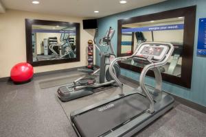 Fitness centrum a/nebo fitness zařízení v ubytování Hampton Inn Monterey