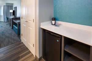 Kuchyň nebo kuchyňský kout v ubytování Hampton Inn Monterey