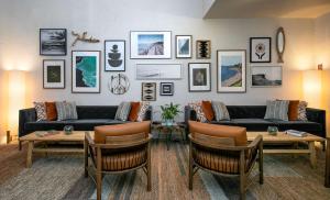 Seacliff Inn Aptos, Tapestry Collection by Hilton的休息区