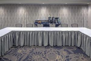 DoubleTree by Hilton Madison Downtown商务区和/或会议室
