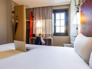 Postel nebo postele na pokoji v ubytování ibis Hotel Brussels off Grand'Place