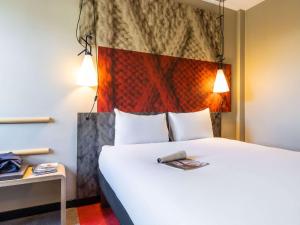 Postel nebo postele na pokoji v ubytování ibis Hotel Brussels off Grand'Place