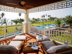 Sofitel Krabi Phokeethra Golf and Spa Resort内部或周边的泳池