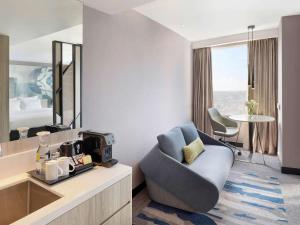 Posezení v ubytování Novotel Suites Yogyakarta Malioboro