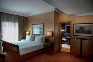 Voodi või voodid majutusasutuse Radisson Blu Martinez Beirut toas