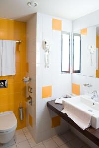 Kúpeľňa v ubytovaní Park Inn by Radisson Sarvar Resort & Spa - All Inclusive