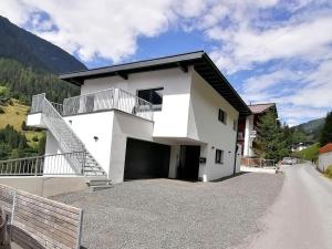 Nespecifikovaný výhled na hory nebo výhled na hory při pohledu z apartmánu