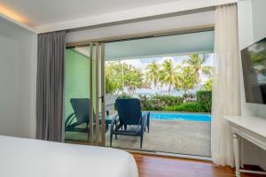 Der Swimmingpool an oder in der Nähe von HOMM Bliss Southbeach Patong