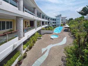Der Swimmingpool an oder in der Nähe von HOMM Bliss Southbeach Patong