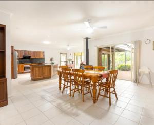 Dining area sa villa