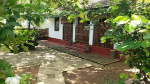 Κήπος έξω από το Ami place Rooms with Kitchen