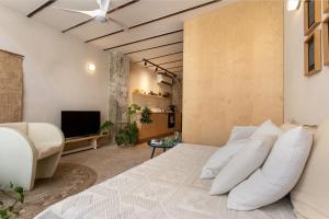 Vintage Eclectic Loft in Old Jaffa by Sea N' Rent