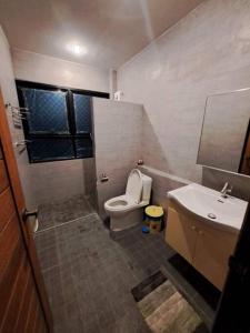 Kép 曼谷廊曼机场设计师泳池别墅有按摩浴缸 Thai Cool Private pool villa Don Mueang szállásáról Ban Wat Pho Thong városában a galériában