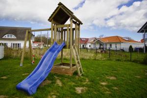 Herní místnost nebo prostor pro děti v ubytování Haus in idyllischer Lage mit Sauna, Terrasse und Garten - Villa Morgensünn