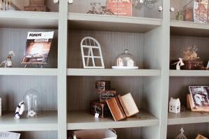 Η βιβλιοθήκη του bed and breakfast