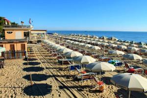 En generel havudsigt eller havudsigten taget fra lejligheden + 3 billeder